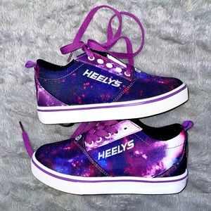 Girls Size 2 Heelys (no wheel removal tool can buy on Amazon.)
